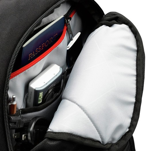 Case Logic Sporty DLBP-114 Black 35,6 cm (14") Étui sac à dos Noir