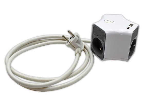 1 Multiprise de 3 ports avec interrupteur et ports USB