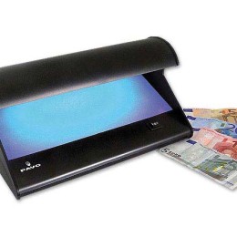 1 Détecteur de faux billets avec alimentation secteur fournie